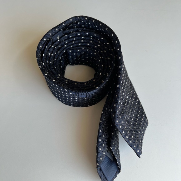 Banana Republic Navy Diamond Textured Men’s Tie - Picture 4 of 5